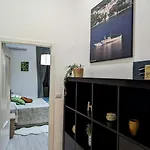 Apartmán Bright Flat Just 10 Minutes From The Centre