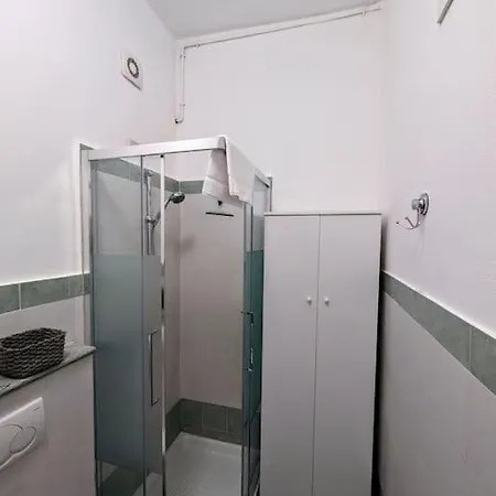 Apartman Bright Flat Just 10 Minutes From The Centre