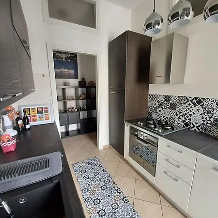 Bright Flat Just 10 Minutes From The Centre Apartman Como