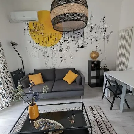 Apartman Bright Flat Just 10 Minutes From The Centre