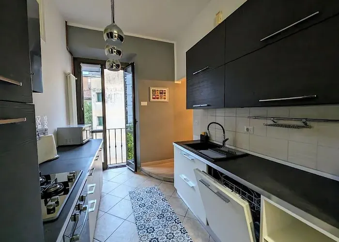 Bright Flat Just 10 Minutes From The Centre Como