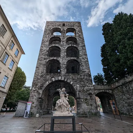 Bright Flat Just 10 Minutes From The Centre 科莫